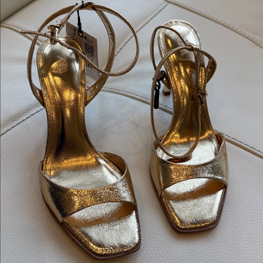 Zara Faux Patent Leather‎ High Heels Sandals